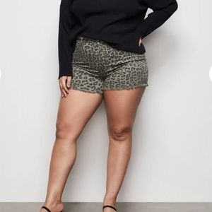 Good American Cut-Off Feline Print Shorts NWT $145